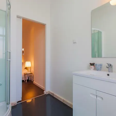 Apartamento Typical Light Filled Graca W Ac, By Timecooler