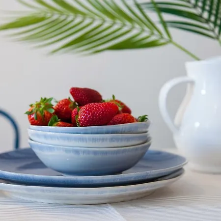 아파트 Typical Light Filled Graca W Ac, By Timecooler