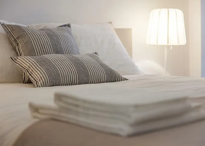 Typical Light Filled Graca W Ac, By Timecooler Διαμέρισμα