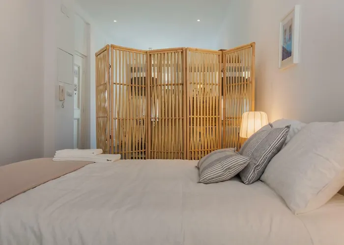 شقة Typical Light Filled Graca W Ac, By Timecooler *