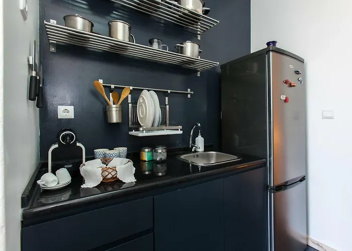 Typical Light Filled Graca W Ac, By Timecooler Lisboa