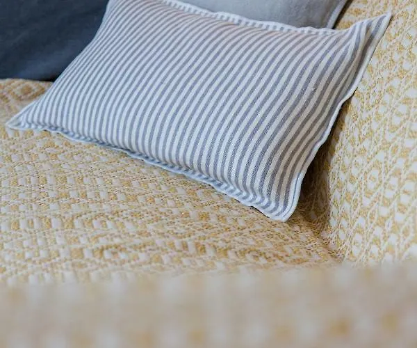 Typical Light Filled Graca W Ac, By Timecooler شقة Lisboa