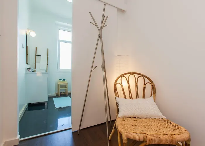 Typical Light Filled Graca W Ac, By Timecooler شقة Lisboa