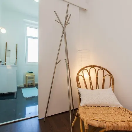 Typical Light Filled Graça Apartment, By Timecooler Apartamento Lisboa
